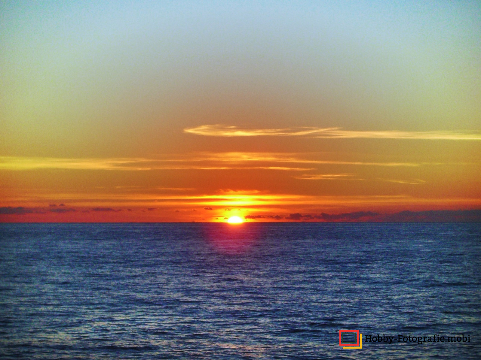 Sonnenuntergang auf dem offenen Meer